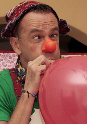 clown maakt er een feest van
